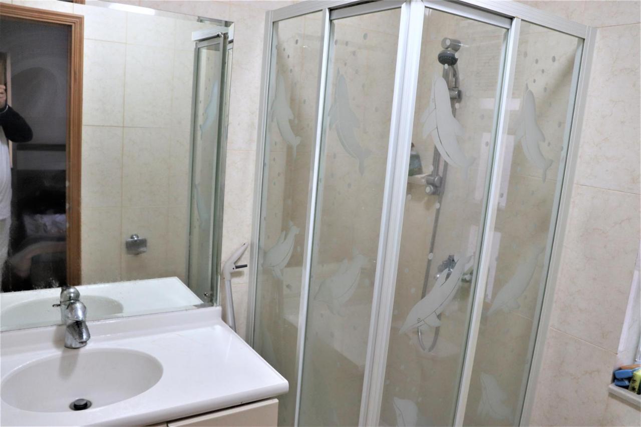 Mtr Tung Chung Near Airport Apartment, Getaway, Pa Village Tung Chung